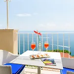 Residenza Al Pesce D'oro Oda ve Kahvaltı 4*