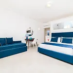 Residenza Al Pesce D'oro Oda ve Kahvaltı 4*